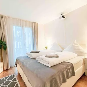  Apartment Luxury Cinema 2r Apt + Balcony / 65m² Deutschland