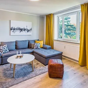 New I Cozy I Netflix I Wlan I Near Airport Dresden